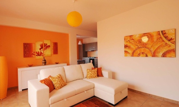 Caucana-finaiti-casuzze-finaiti Nord Apartment | Orange apartment at Cocorito Apartments