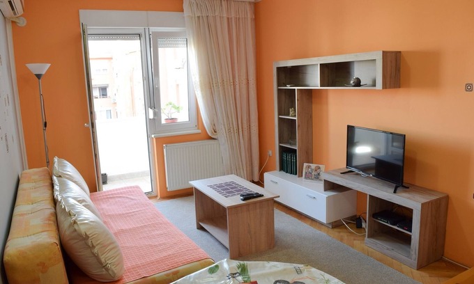 Novi Sad Apartment | ORANGE APARTMENT DETELINARA