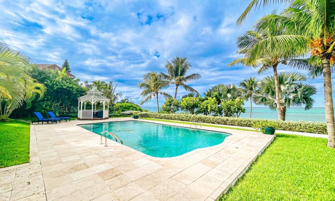 Nassau House | Orange Hill Beach House , private Pool & Jacuzzi