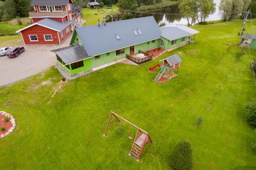Saarde House | Oraveski talu