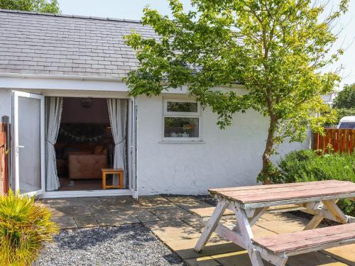 Rhyd-y-clafdy House | Orchard Cottage
