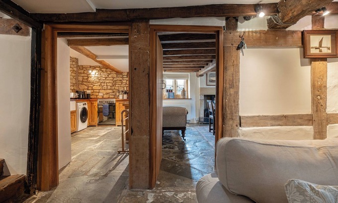 Broadway House | Orchard Cottage, Lovely Home near Broadway