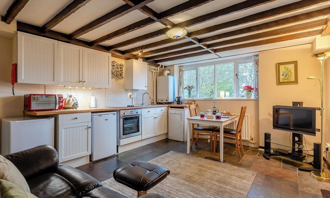 Muchelney Cottage | Orchard Cottage - UK30437