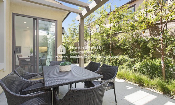 Orchard Hills House | Orchard Hills Coral on Rodeo #7110