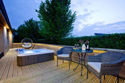 Cheddar House | Orchard Lodge, Strawberryfield Park
