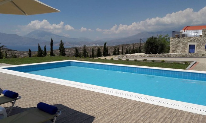 Kamilari Apartment | Orelia Cretan Apartment II