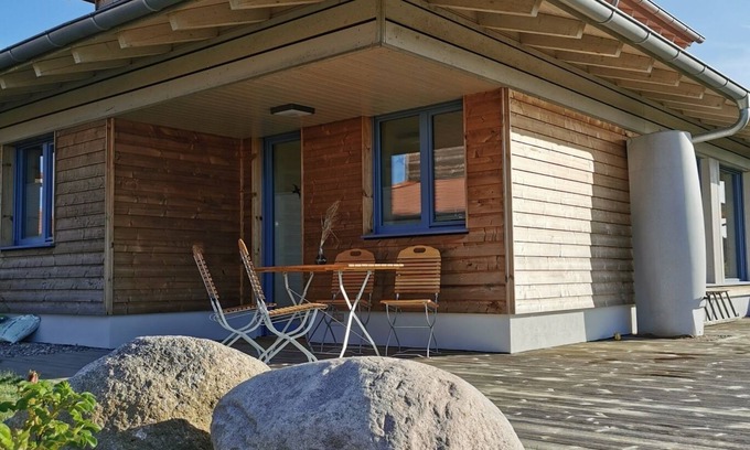 Moor-Rolofshagen House | Organic holiday home Ostsee-Seele: Wooden holiday villa near the sea in an idyllic, quiet location in Parin
