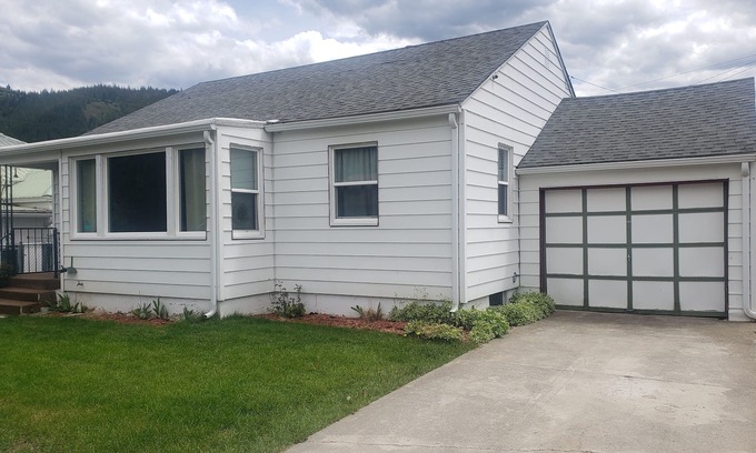 Kellogg Cottage | Original Kellogg Home!