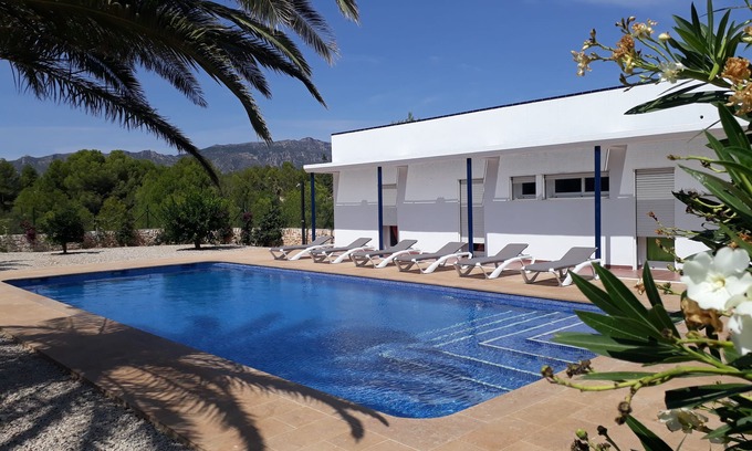 L Almadrava Ski Chalet | Original villa 500 m from the beach