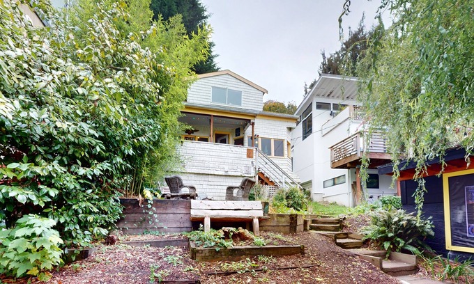 Alki Cottage | Original West Seattle beach cottage with amazing Elliott Bay views - dogs OK