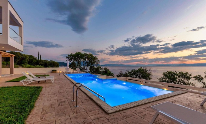 Agia Pelagia Chlomou Villa | Orizontas - Three Bedroom Villa, Sleeps 6