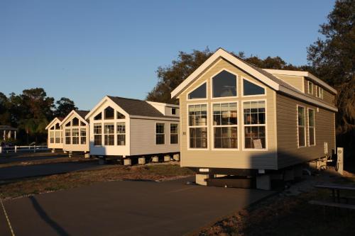 Four Corners Resort | Orlando RV Resort