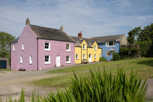 St Brides House | Orlandon Farm Cottage - 4 Bedroom - St Brides Bay