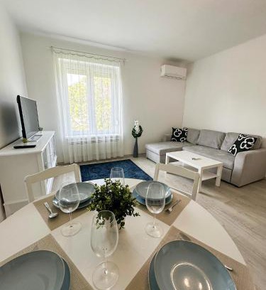 Szentimrevaros Apartment | Orlay Gellért Hill View 4TH FLOOR NO ELEVATOR
