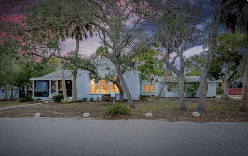 Venice Villa | Ormond Paradise