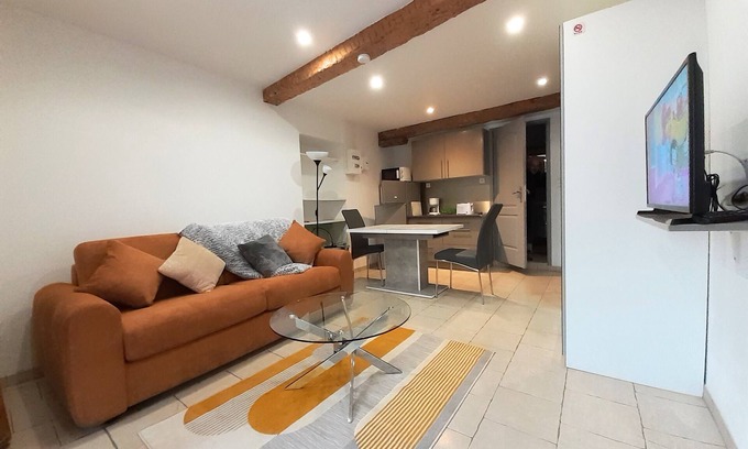 Ax-les-Thermes Apartment | Orry D'oriège, Studio de Plain-pied, Centre Ville AX, Label "Ax Qualité Confort"