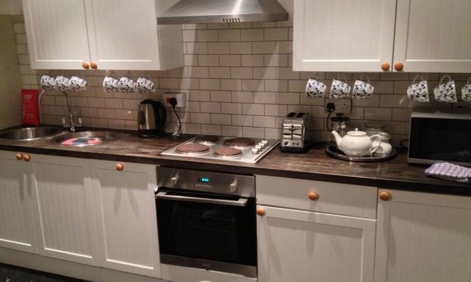 Maldon Apartment | Osea Island: Beehive Cottage
