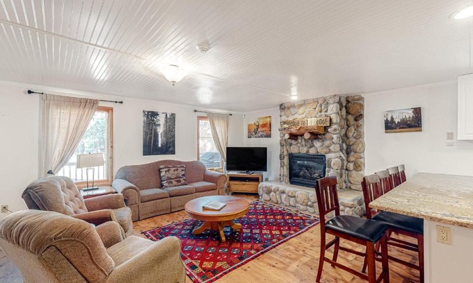 Yosemite National Park House | Oso Lodge Unit B