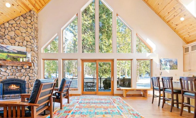 Yosemite National Park House | Oso Lodge
