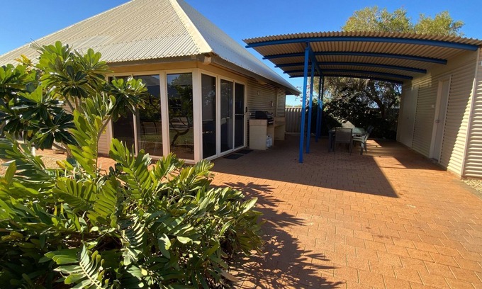 Exmouth Villa | Osprey Holiday Village Unit 105