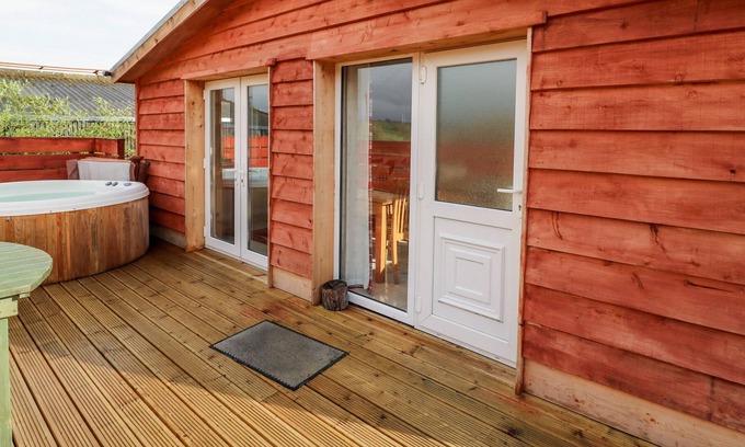 Llanidloes House | OSPREY LODGE, pet friendly, character holiday cottage in Llanidloes