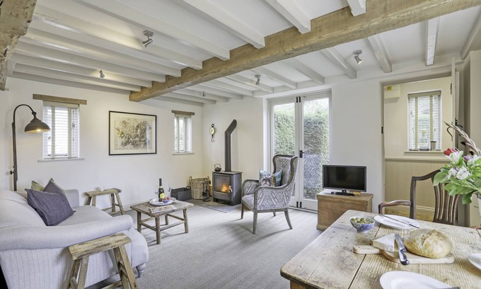 Chipping Campden Cottage | Ostlers Loft - a Cotswold cottage that sleeps 2 guests