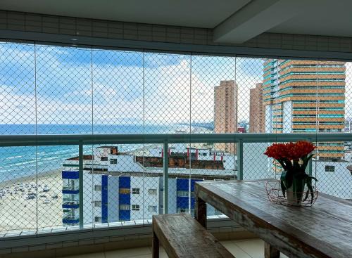 Boqueirao Apartment | Otimo apto de frente para Praia do Boqueirao SP