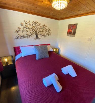 Warminster House | Otter 2 HuntersMoon- Warminster-Wiltshire-Bristol