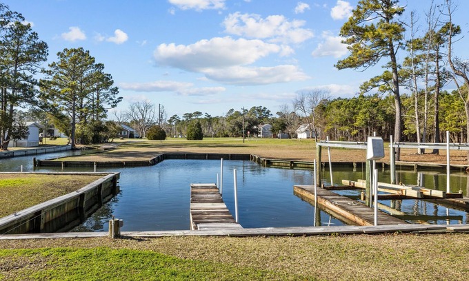 Straits House | Otter Banks Retreat- Sound Front Home in Beaufort, NC