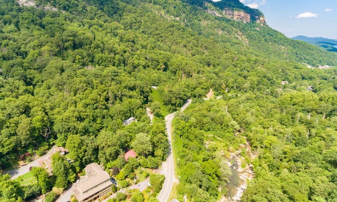 Chimney Rock House | Our Front door neighbor—Chimney Rock 140