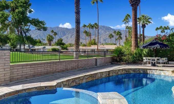Palm Springs House | Our Poolside Desert Nirvana