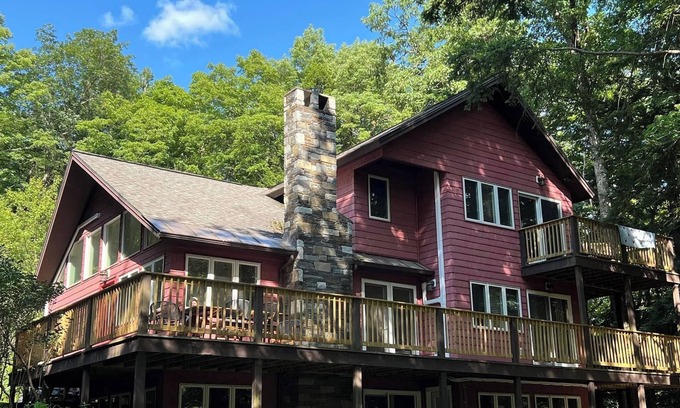 West Hartford House | Our Quechee Escape: Spacious 5 - bedroom home in breathtaking central Vermont