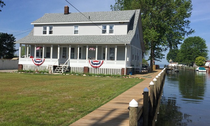Anchorville Apartment | Our Starboard Cabin is clean & comfy & comes with boat slip & trailer parking!