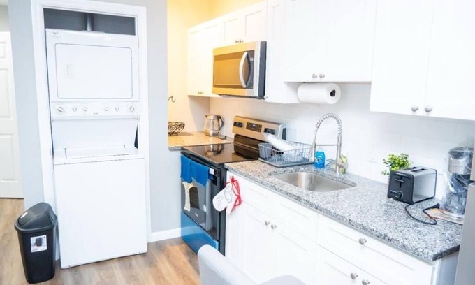 Overbrook Apartment | Ousby Luxury apartment unit 2. 1-bedroom with AC, WiFi