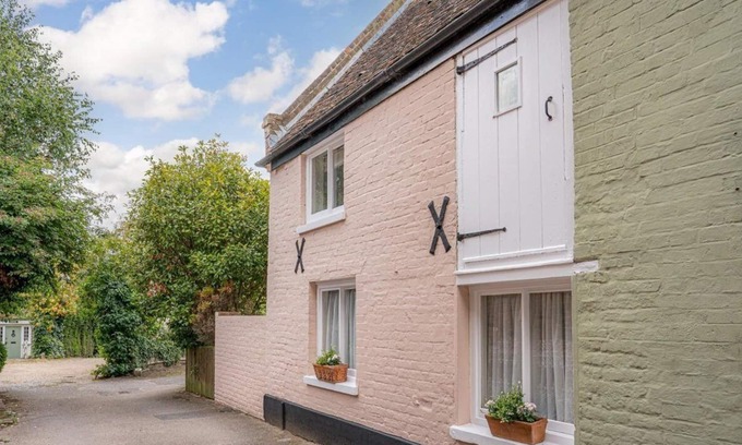 Ash Cottage | Outboard Cottage