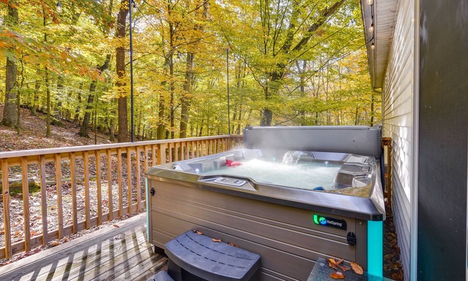 Howard House | Outdoor Entertainment Areas: Family Ohio Getaway