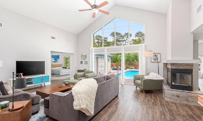 Golden Glades - The Woods House | Outdoor Oasis off Beach and Atlantic
