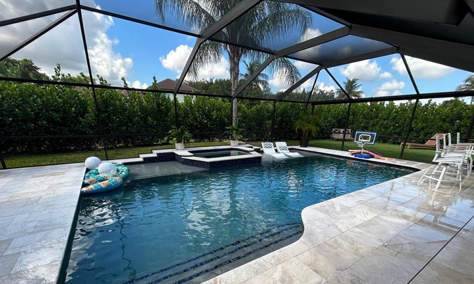 Boca Raton House | Outdoor paradise - pool/spa/kitchen with Spacious Home