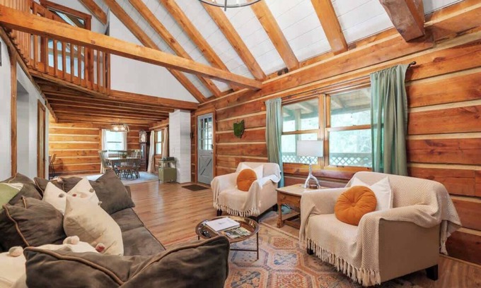 Rockbridge Cabin | Outdoors Sleeps7 Family Getaway Fun Arcade
