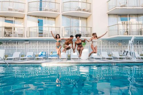 Waikiki Hotel | OUTRIGGER Waikiki Paradise Hotel