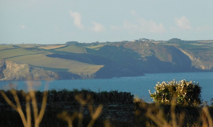 Treknow Apartment | Outstanding Prime Position Coastal Property
