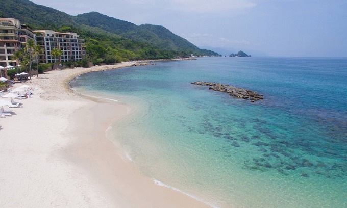 Romantic Zone Resort | Outstanding OCEAN FRONT Corner Deluxe Studio with whirlpool for NEW YEARS EVE