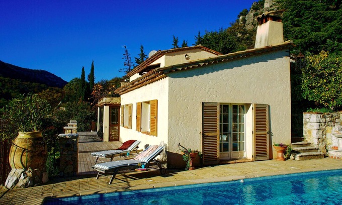 Saint-Jeannet Villa | Outstanding Provençal Villa with Spectacular Views Available All Year