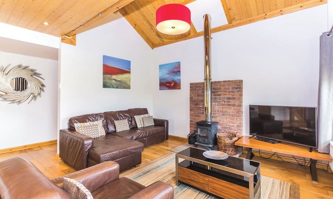 Hornsea Ski Chalet | Outstanding, spacious and contemporary two storey lodge.