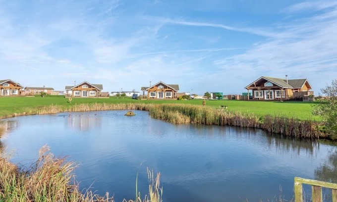 Hornsea Ski Chalet | Outstanding, spacious and contemporary two storey lodge.