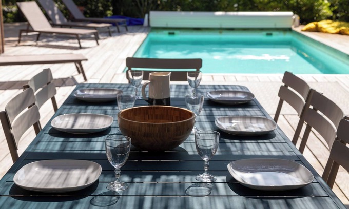 Hourtin Villa | Outstanding wooden villa, fully equipped, pool; near lake, sea and shops.