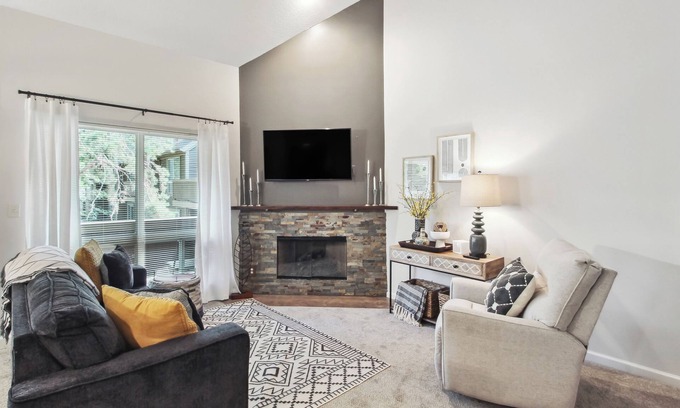 Overland Park Condo | Overland Park Condo, Close to Lakes & Parks!