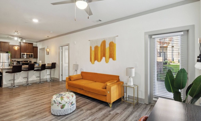 Farragut Apartment | Overlook 5001I Luxury Accommodations I Pool