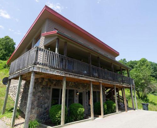 Logan House | Overlook - by The Chalets