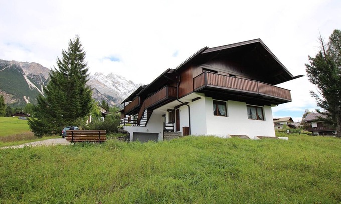 Cortina d'Ampezzo Apartment | Overlooking the Dolomite: 6 pax and WIFI